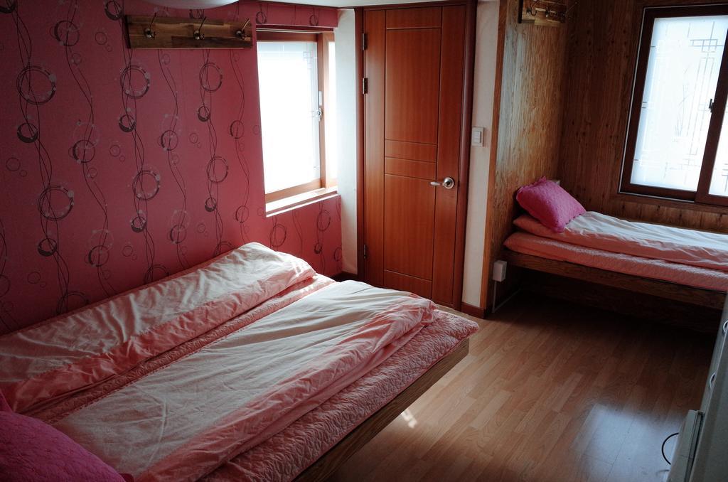 Bong Backpackers Vandrehjem Seoul Værelse billede