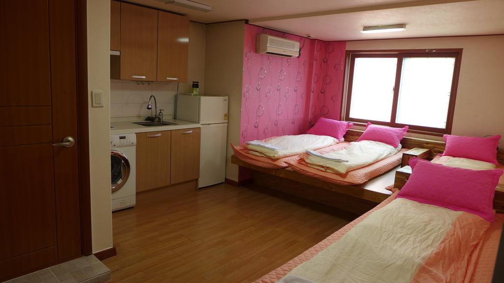 Bong Backpackers Vandrehjem Seoul Værelse billede