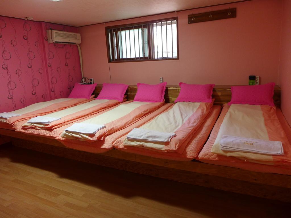 Bong Backpackers Vandrehjem Seoul Værelse billede