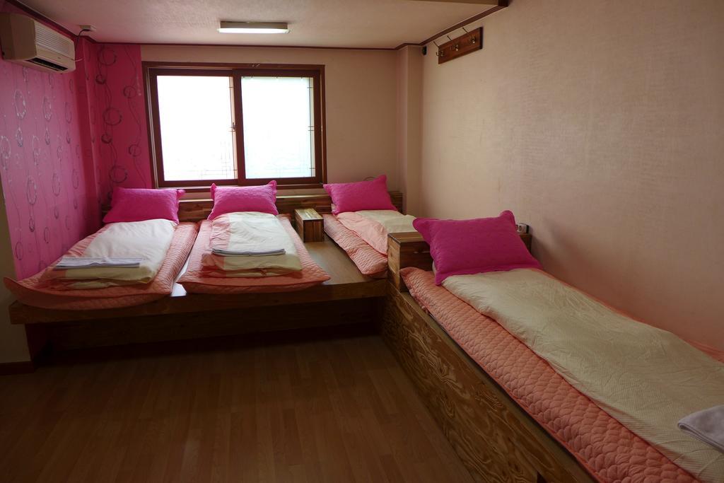 Bong Backpackers Vandrehjem Seoul Værelse billede