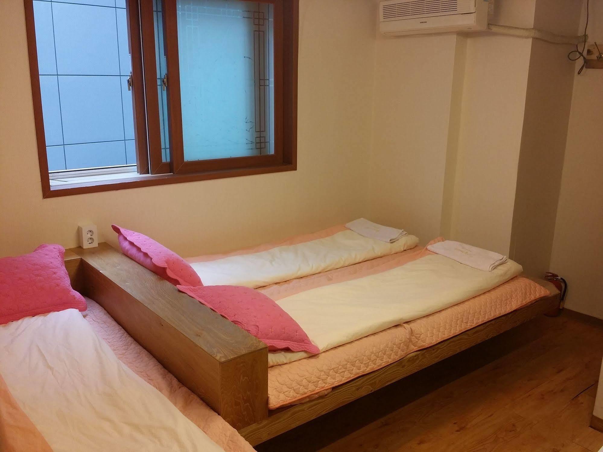 Bong Backpackers Vandrehjem Seoul Eksteriør billede